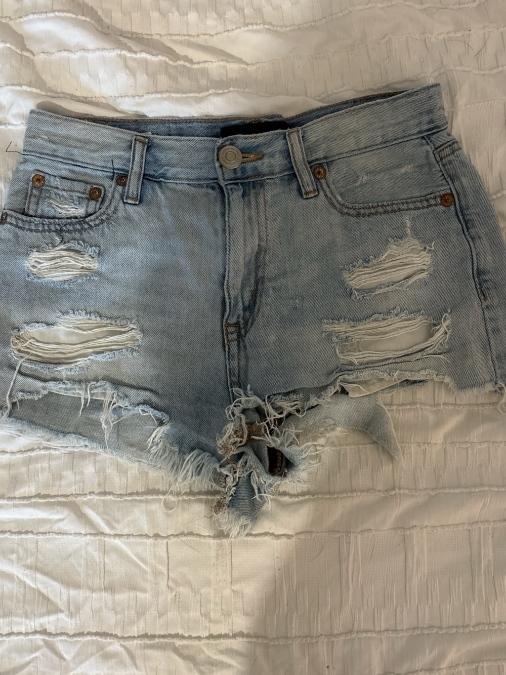 Aeropostale Light wash vintage shortys